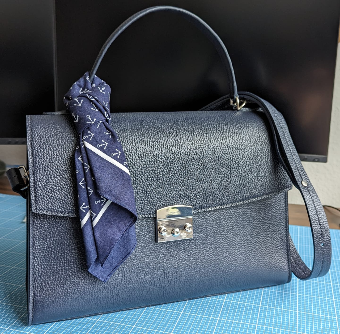 Customer photo review of DIY-Box: The Business Bag *Runde Klappe*