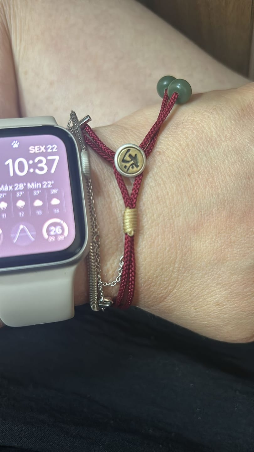 Customer photo review of Pulseira Tibetana da Proteção