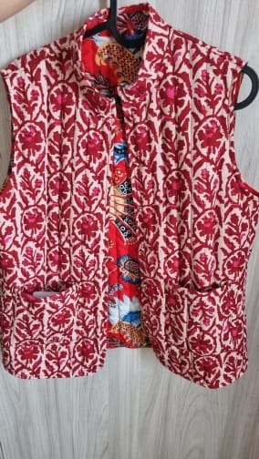 Customer photo review of Veste matelassée sans manches réversible rouge Cécile