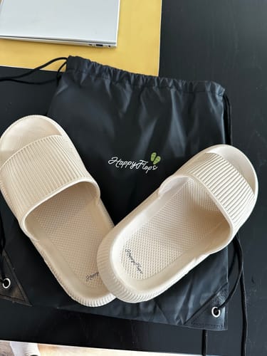 Customer photo review of HappyFlops Original