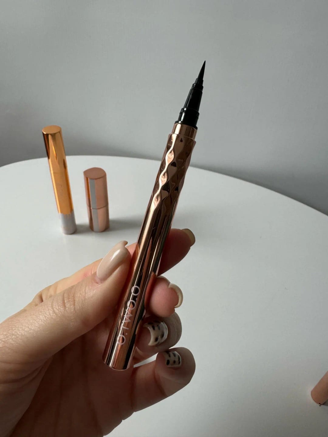 Customer photo review of O.TWO.O GOLD EMBROIDERY EYELINER