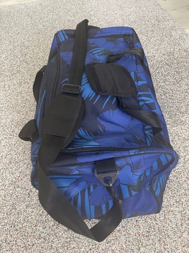 Customer photo review of Deep Blue Hibiscus Blooms Duffle bag