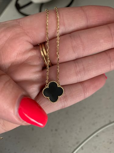 Customer photo review of 10KT Gold Single Vintage Clover Black Onyx Necklace 060