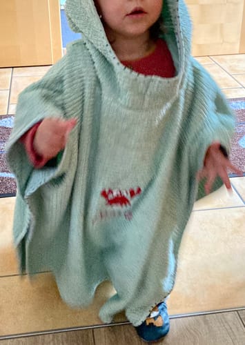 Customer photo review of BIO Badeponcho DELUXE mit Namen bestickt helloliv