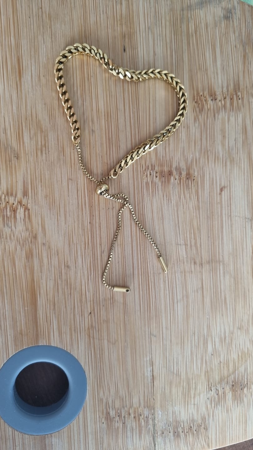Customer photo review of Pulseira Trama Ajustável Banhado em Ouro 18k