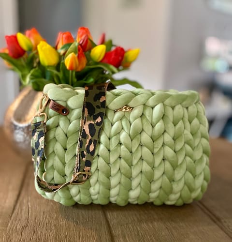 Customer photo review of Personalisierte Labels mit Chicago Screws - Kunstleder-Label mit Schrauben