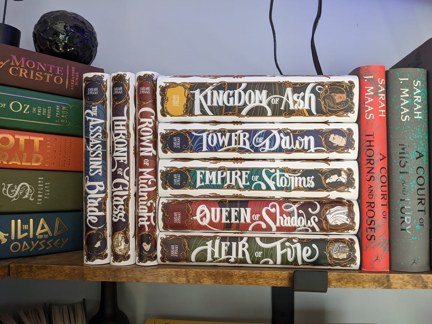 Customer photo review of Throne of Glass Dust Jackets