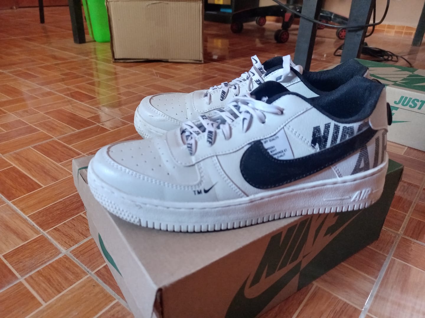 Customer photo review of Tenis 420 Blanco Negro Negro