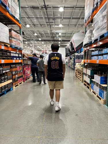 Customer photo review of Le Sserafim Basketball Jersey // Black and Purple