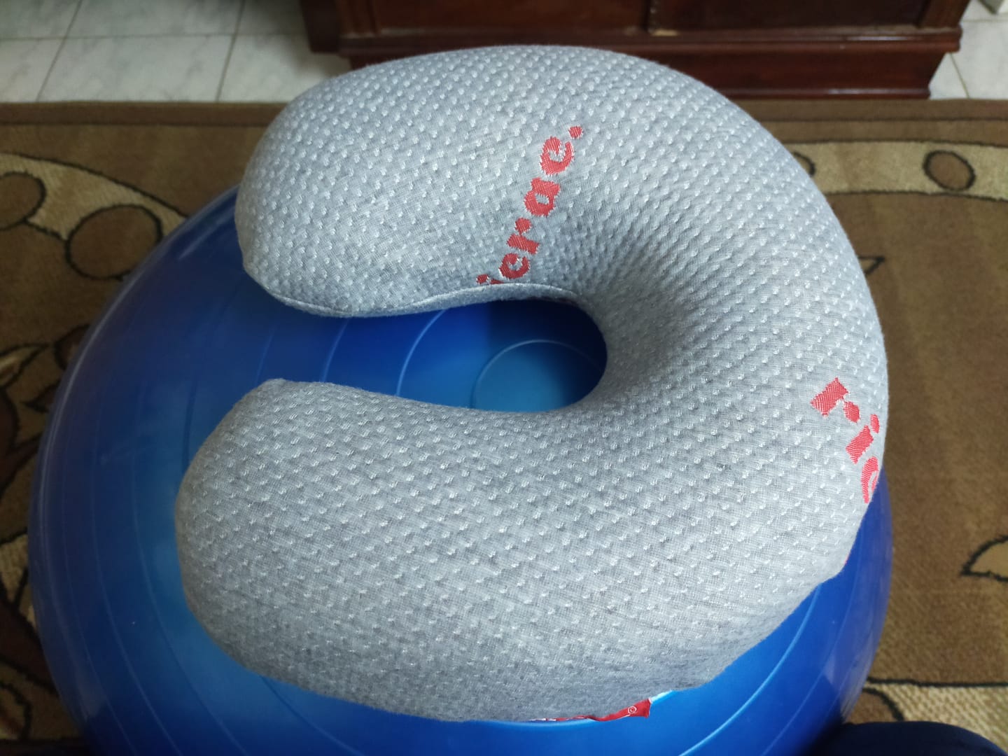 Customer photo review of Rido- Neck Travel Pillow
