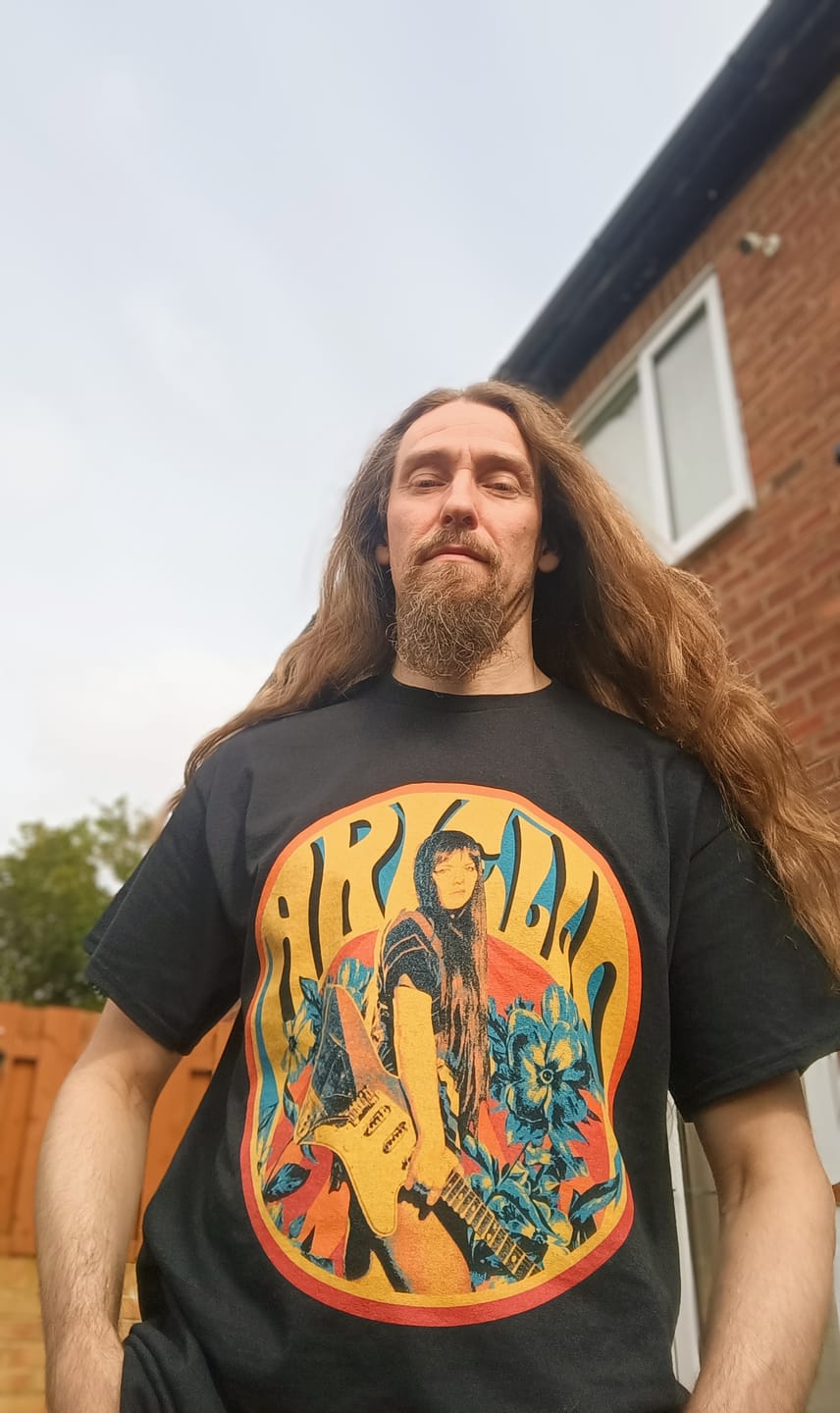 Customer photo review of REEL to REAL : Analog Aura Tee