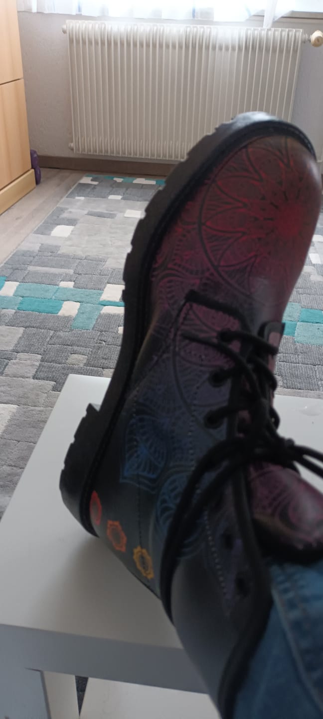 Customer photo review of Boots Chakra
