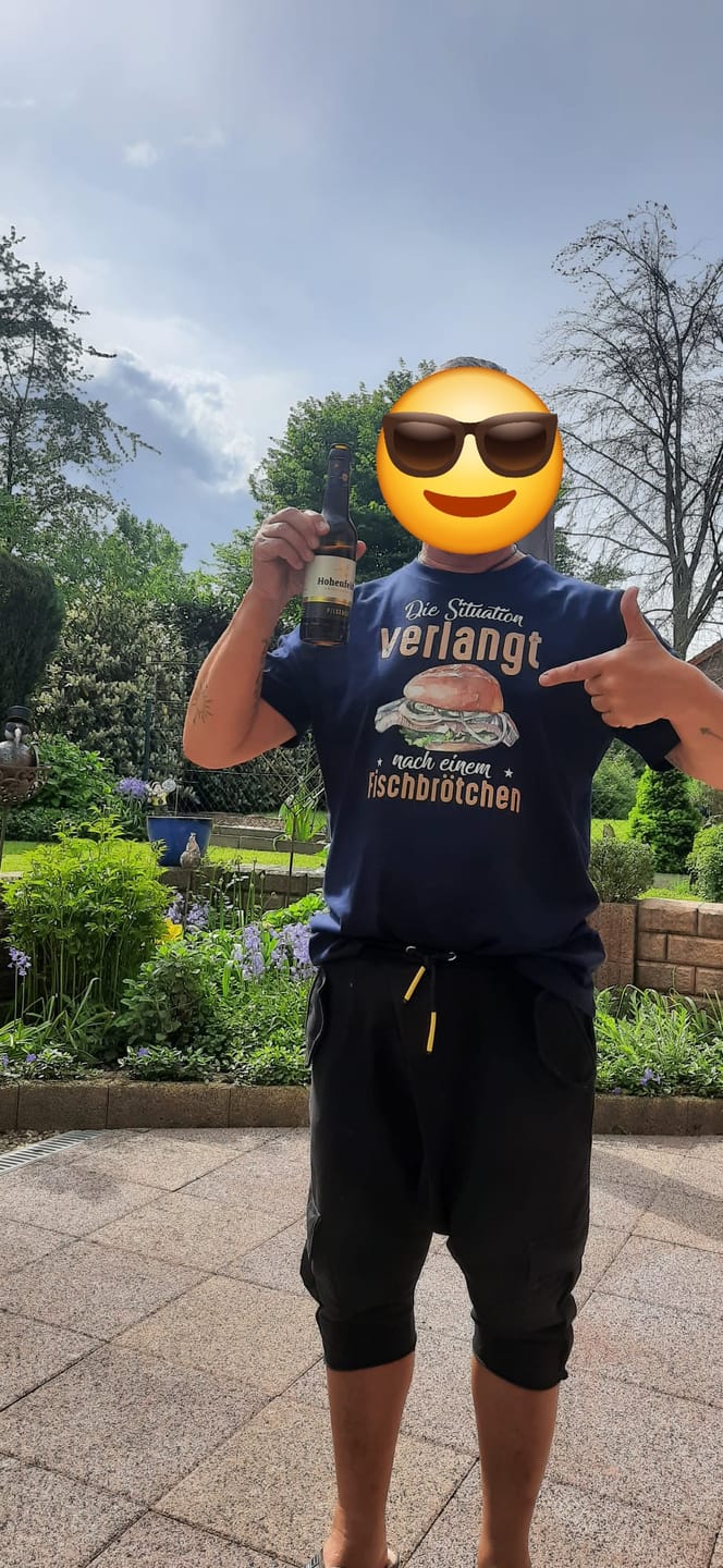 Customer photo review of Situation verlangt Fischbrötchen · Herren Premium Bio T-Shirt
