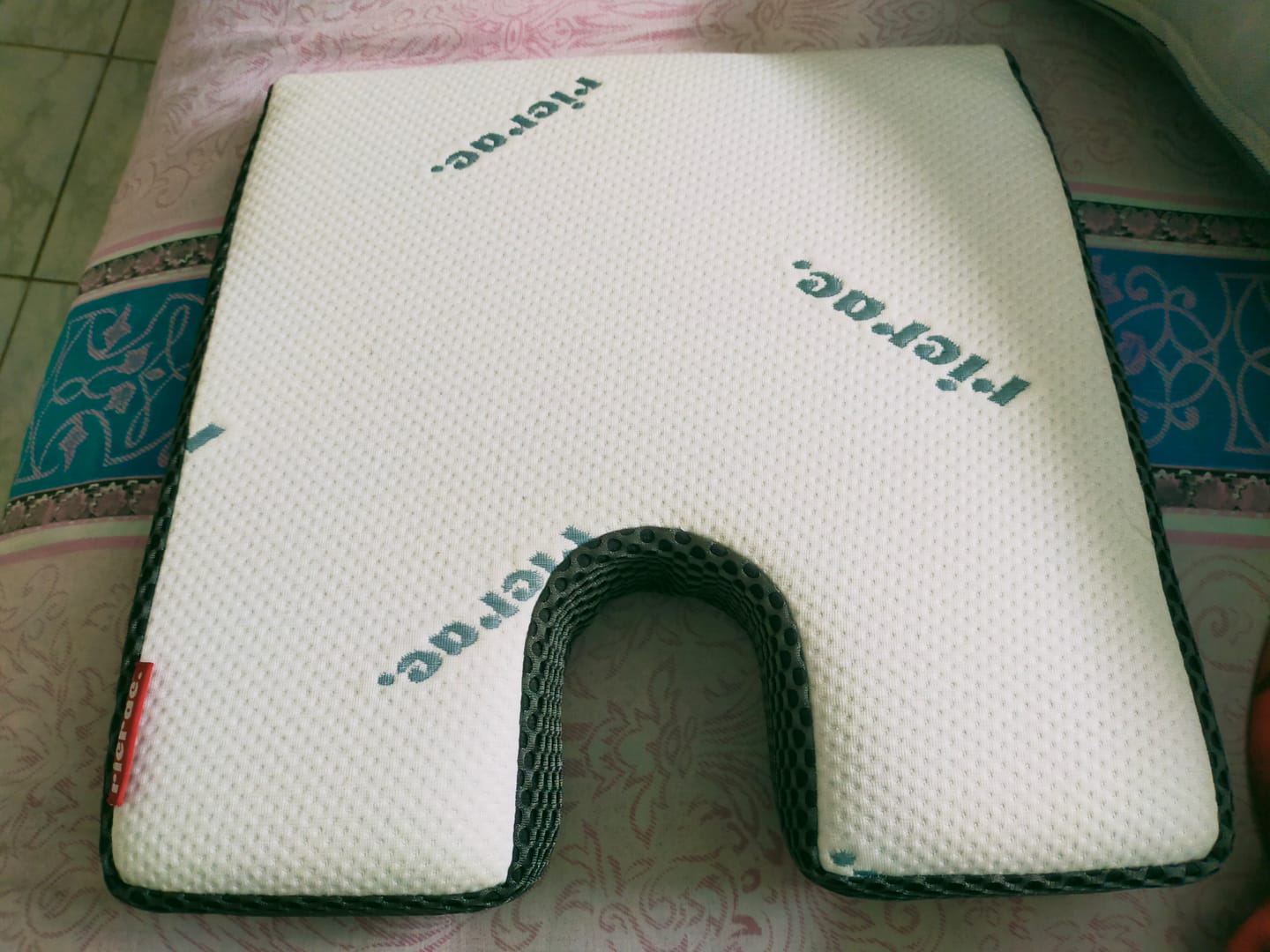 Customer photo review of Tailbone Seat Cushion - Rash