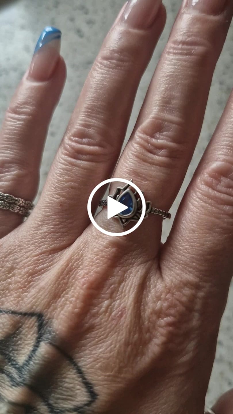 Customer video review of Buddha Stones Sterling Silver Lotus Zircon Blessing Protection Ring