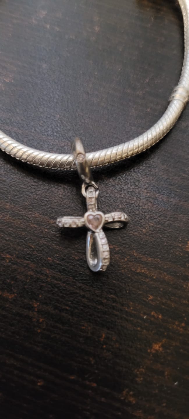Customer photo review of Charm Cruz Diamantada