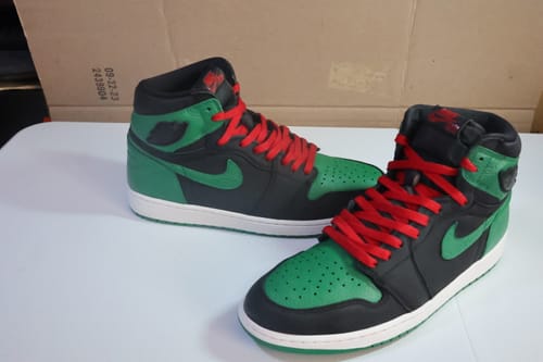 Customer photo review of Air Jordan 1 Retro High OG 'Pine Green 2.0'
