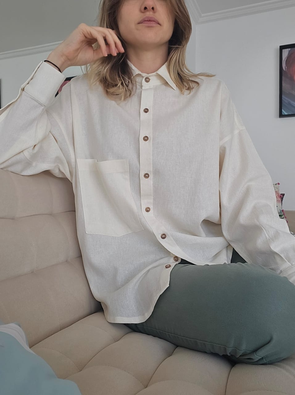 Customer photo review of Camisa Oversized de Linho Cupuaçu Off White