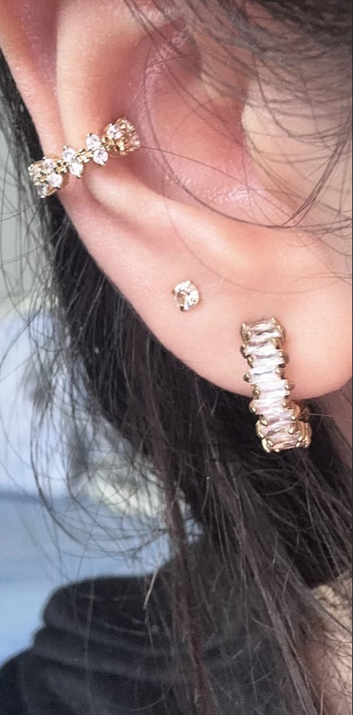 Customer photo review of Brili Ear Cuff | 18K vergoldet