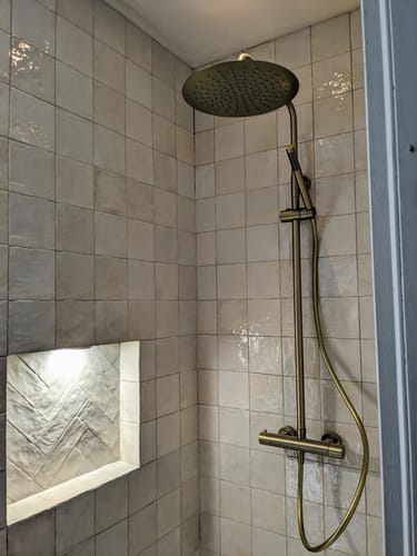 Customer photo review of Colonne de Douche Dorée