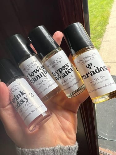 Customer photo review of VKRF409 Flower Bmb Body Oil - Women