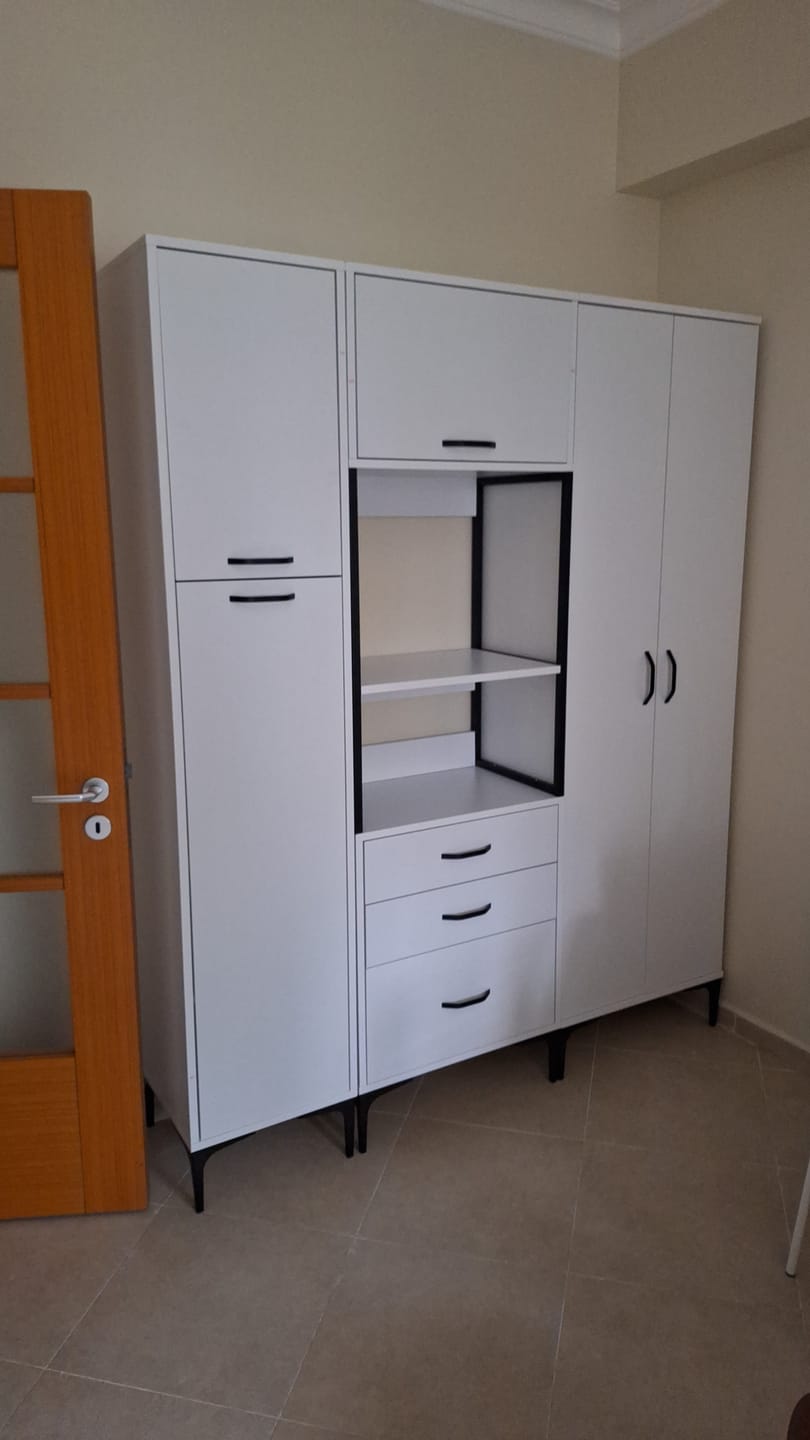 Customer photo review of Rani JE144 Çok Amaçlı Dolap 5 Kapaklı 3 Çekmeceli Kiler Mutfak Dolabı Beyaz