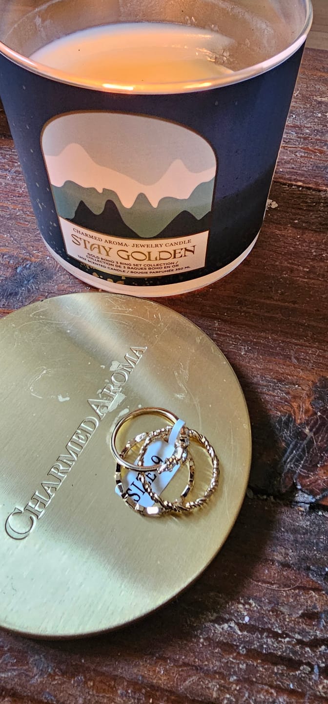 Customer photo review of Surprise Jewelry Candle