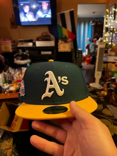 Customer photo review of New Era x NYCMode 59Fifty MLB Oakland Athletics 1989 World Series Fitted W/ Pink Undervisor