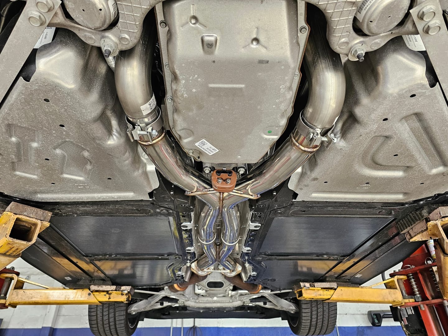 Customer photo review of Corvette C7 3" 6.2L V8 3" Connection Performance X-Pipe