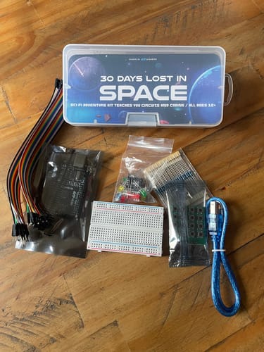 Customer photo review of Adventure Kit 30 Days Lost in Space