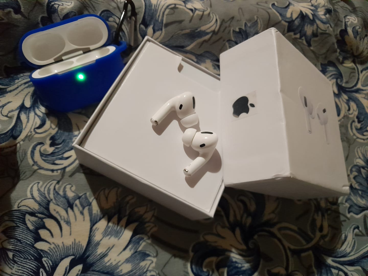 Customer photo review of AirPods Pro Titanium