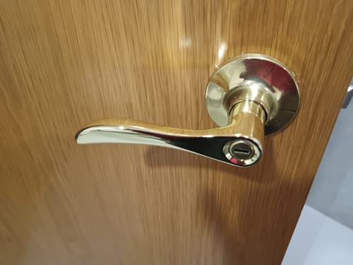 Customer photo review of Manilla dorado de mecanismo con condena y picaporte de 60/70