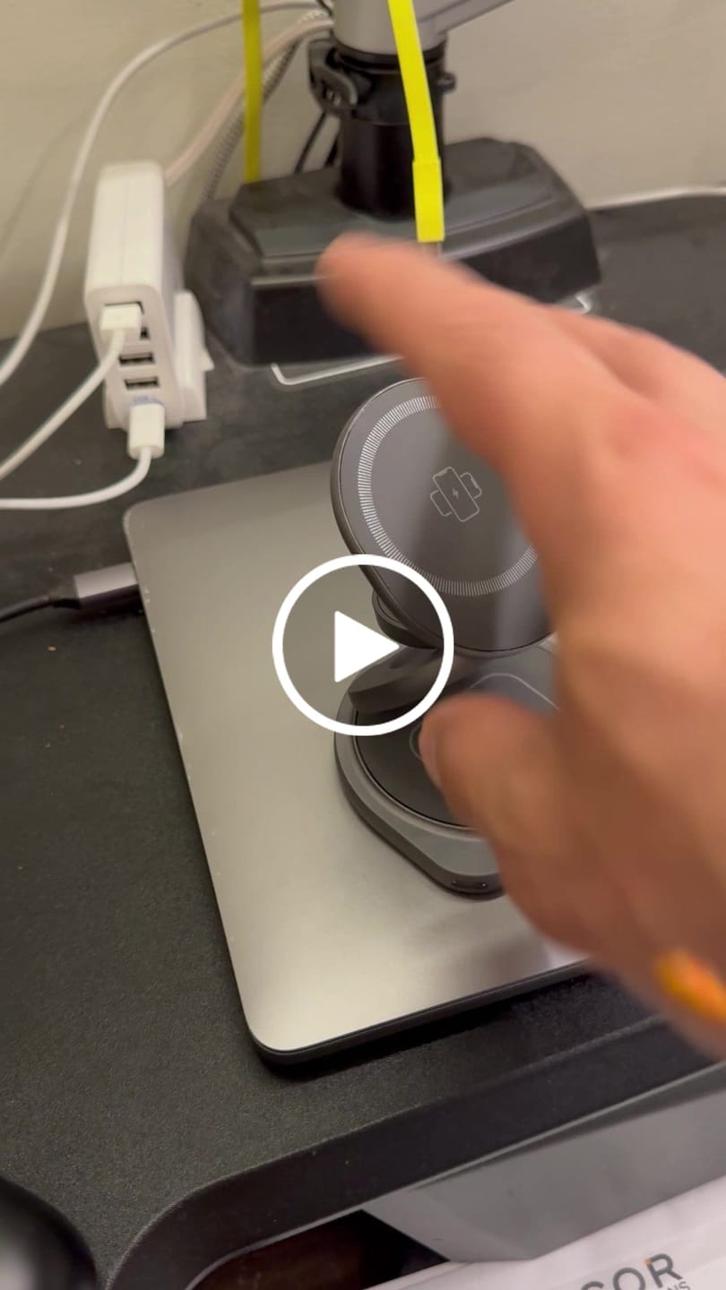 Customer video review of MagFold Twist Qi2
