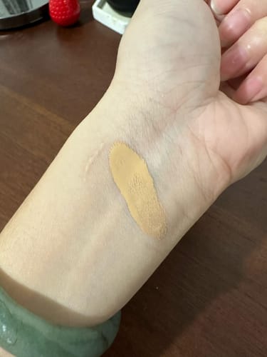Customer photo review of Hugging Skin Tint 55g