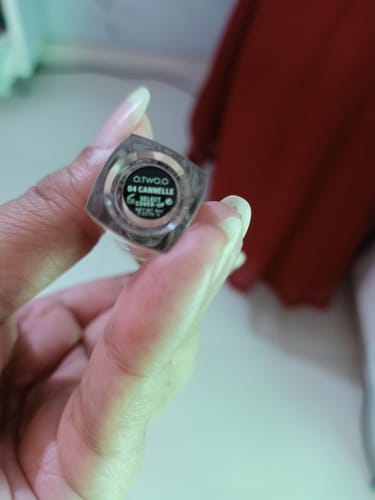 Customer photo review of O.TWO.O Black Gold Cover-Up Radiant Creamy Concealer