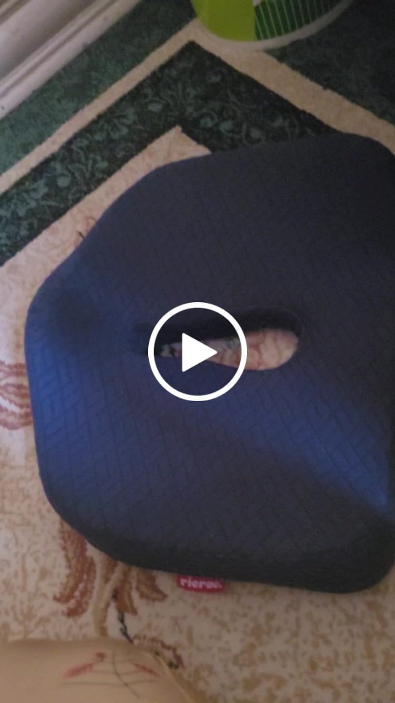 Customer video review of Reeta- Tailbone Cushion-Suitable for Hemorrhoids Prostatitis problem & Pregnant Women