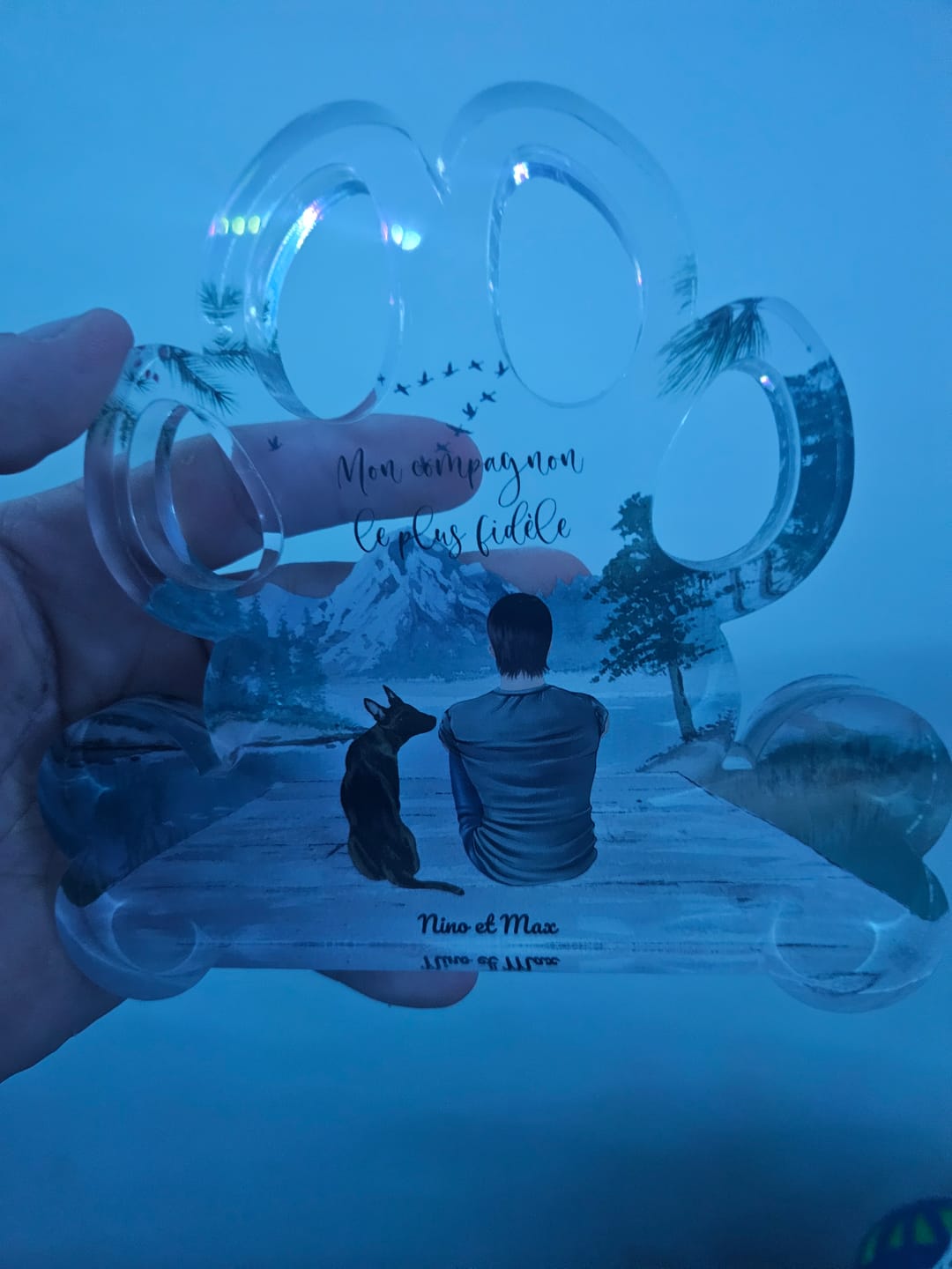 Customer photo review of Meilleurs amis - Plaque acrylique forme patte personnalisée