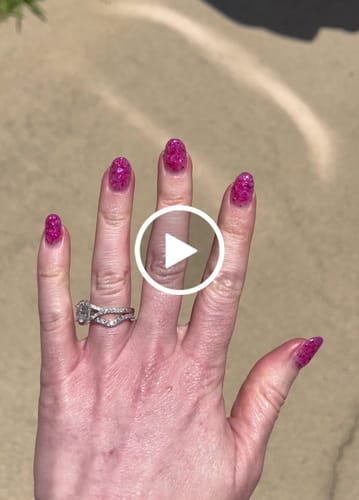 Customer video review of D776 First Kiss Pink Flake Dip Powder