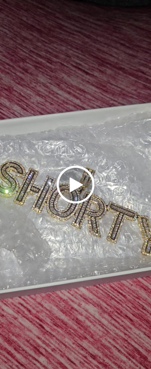 Customer video review of Baguette Custom Letter Pendant Yellow Gold