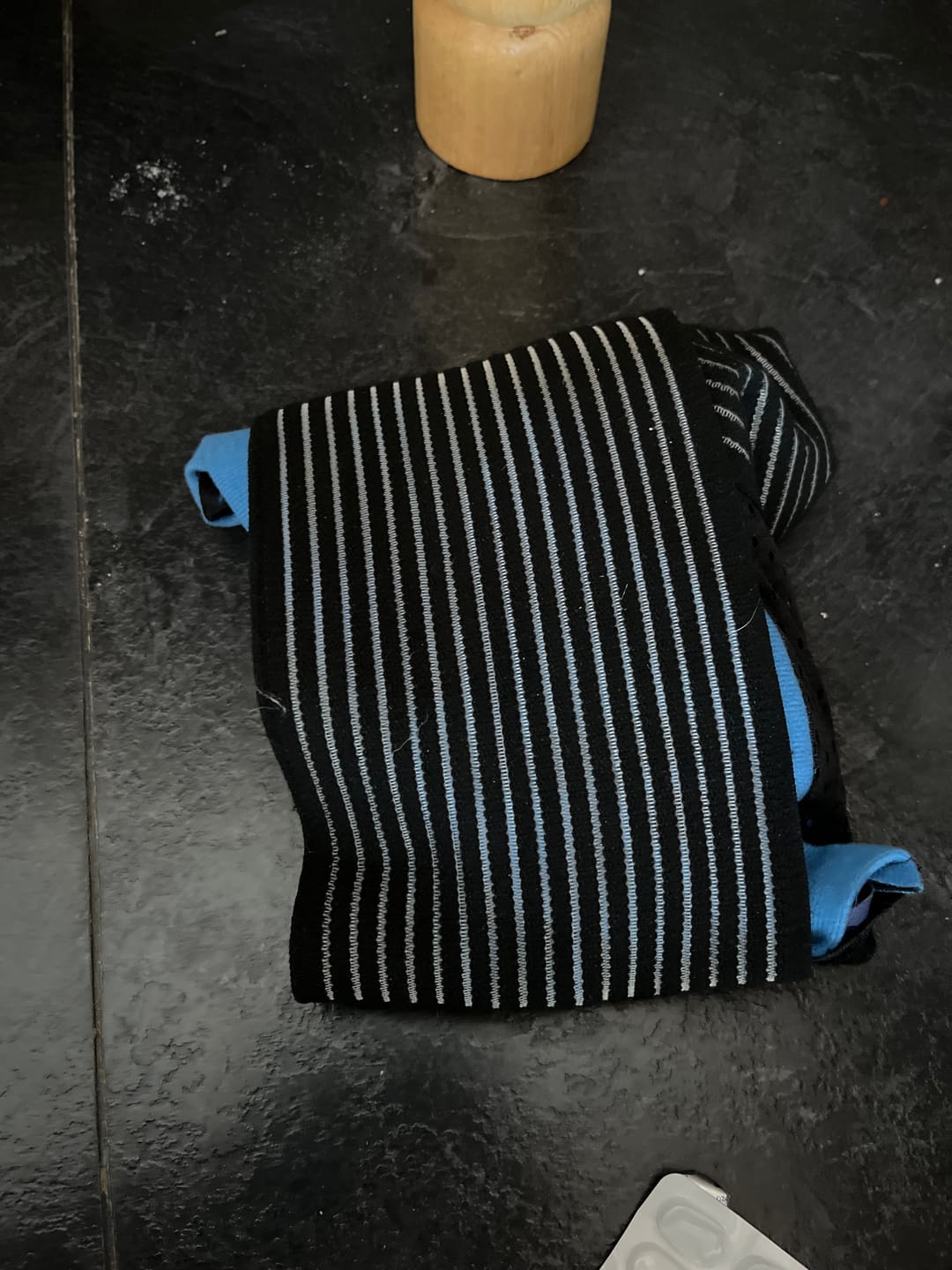 Customer photo review of GPD 3in1 Gel Ice Pack for Back Pain (18 x 28cm) Hot/Cold - Reusable
