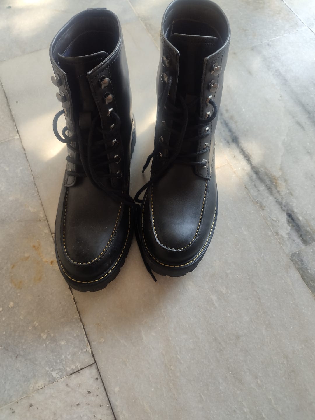 Customer photo review of boots moc-toe black