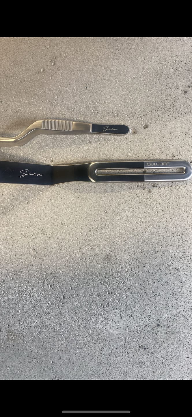 Customer photo review of 'LiftOff' Chef's Palette Knife
