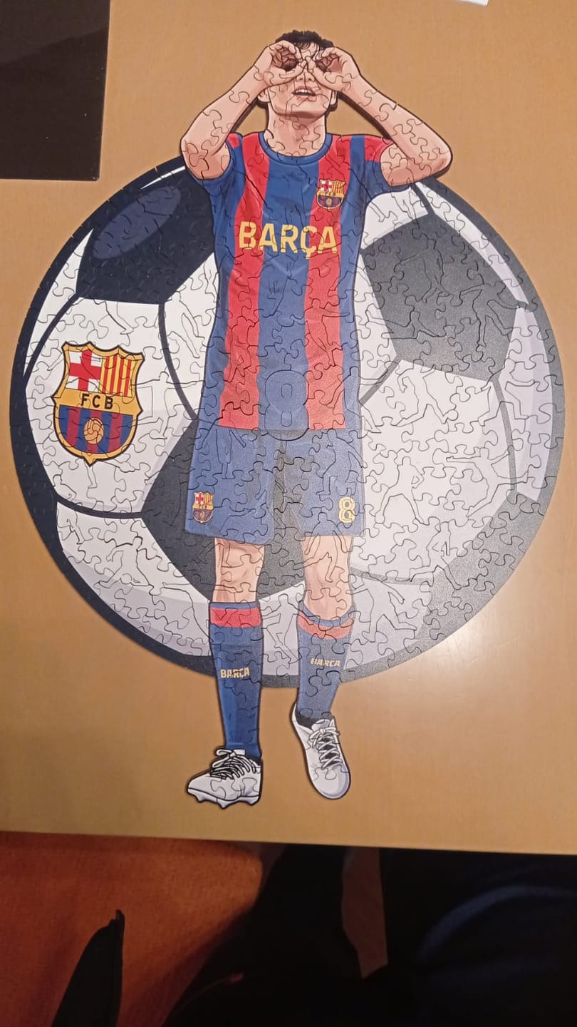 Customer photo review of Pedri - Rompecabezas de Madera Oficial