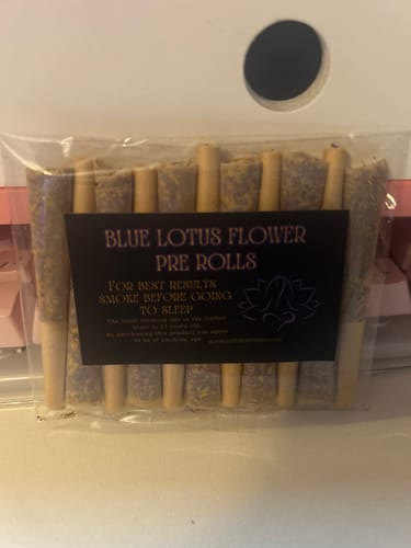 Customer photo review of Blue Lotus Flower Pre Rolls