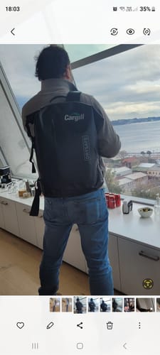 Customer photo review of Mochila Puelo 25 Lts Verde Militar 100% Waterproof