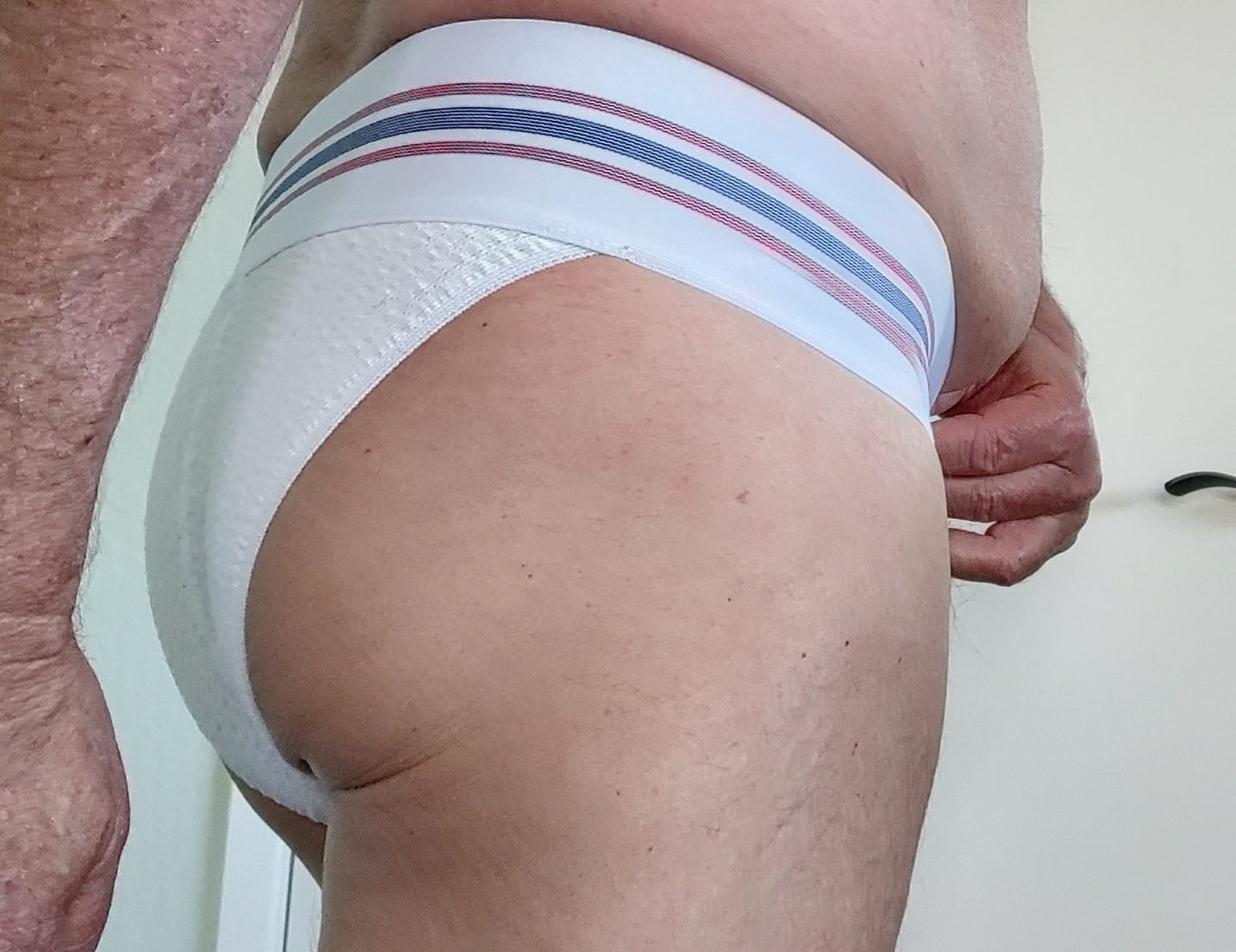 Customer photo review of Widen Waistband Men's Athletic Briefs