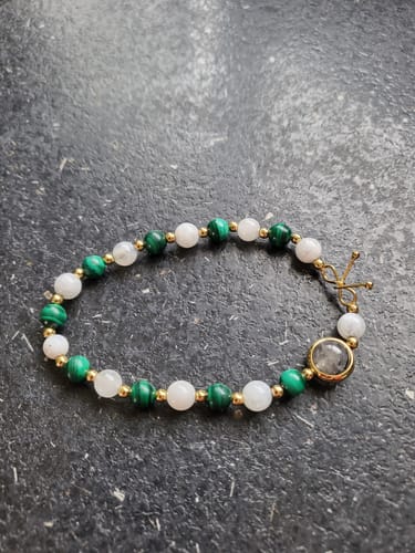 Customer photo review of Bracelet de Protection en Œil de Tigre et Pierre de Lune | Or fin