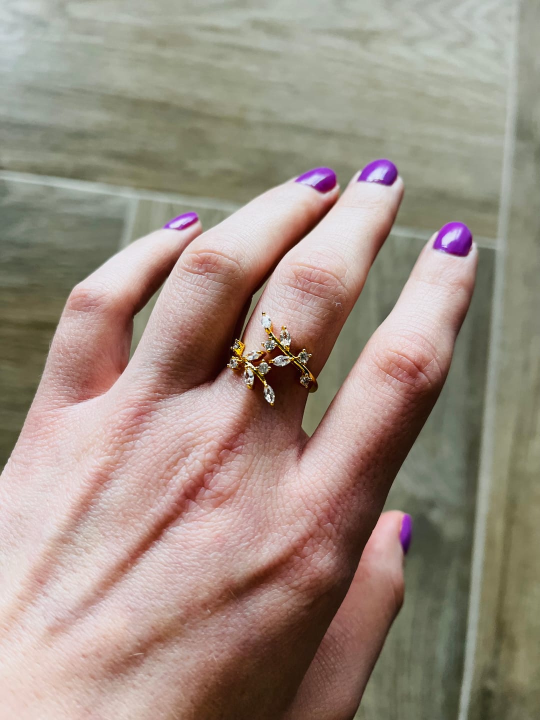 Customer photo review of 18K Crystal Vine Ring