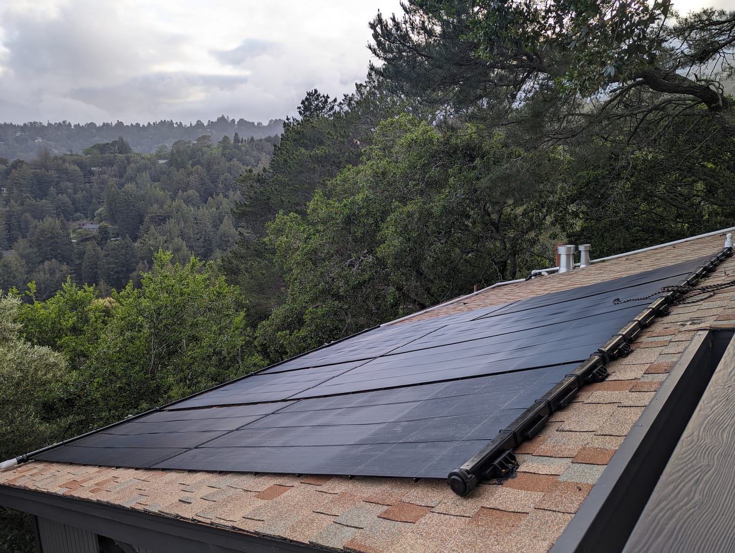 Customer photo review of SwimJoy Industrial Grade Solar Pool Heater Panel - Advanced High-Wind Mounting Security - Maximum Freeze Resistance