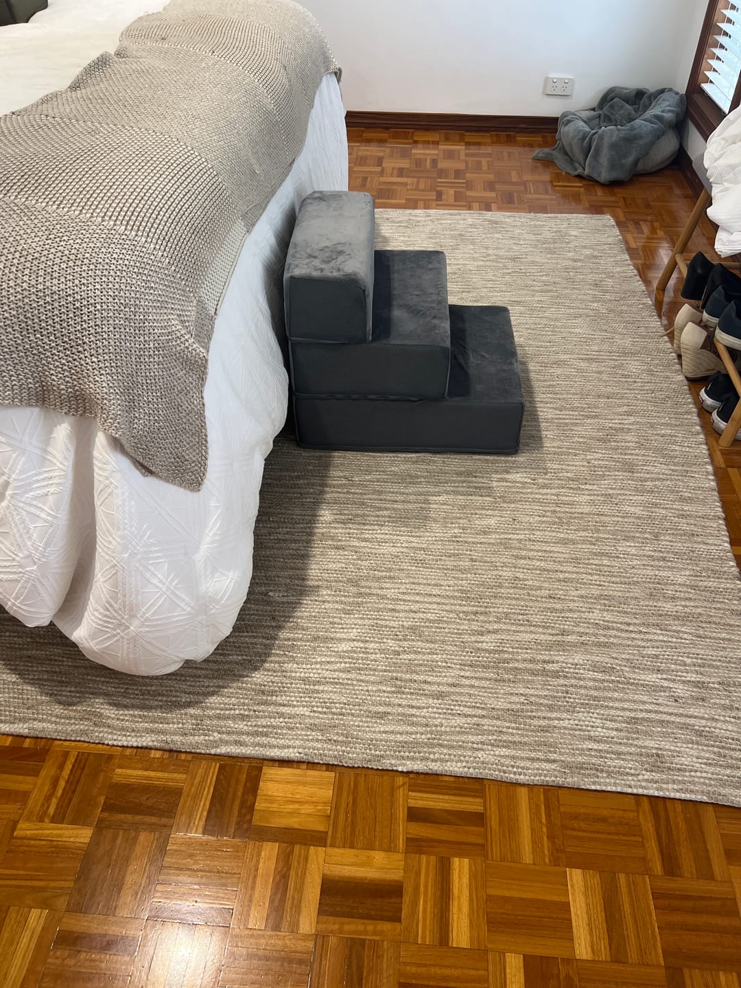 Customer photo review of PaWz Detachable Pet Stairs Grey